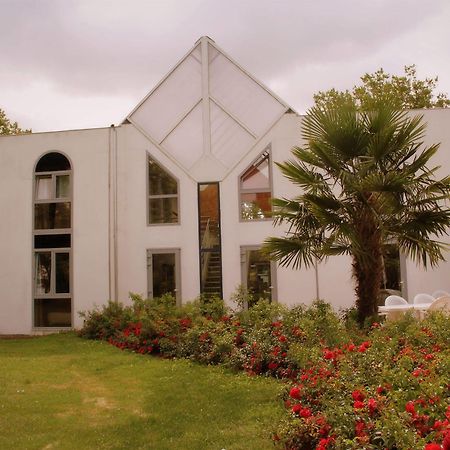 Agape Hotel Bessines Екстериор снимка
