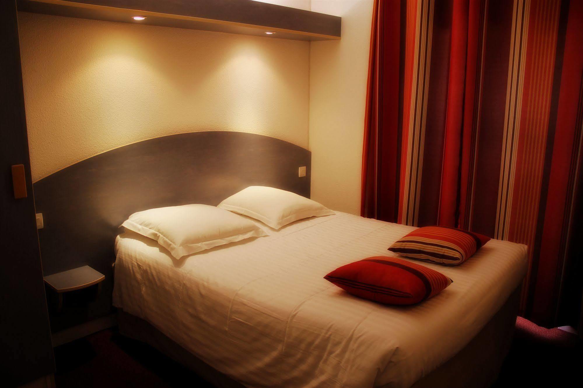 Agape Hotel Bessines Екстериор снимка