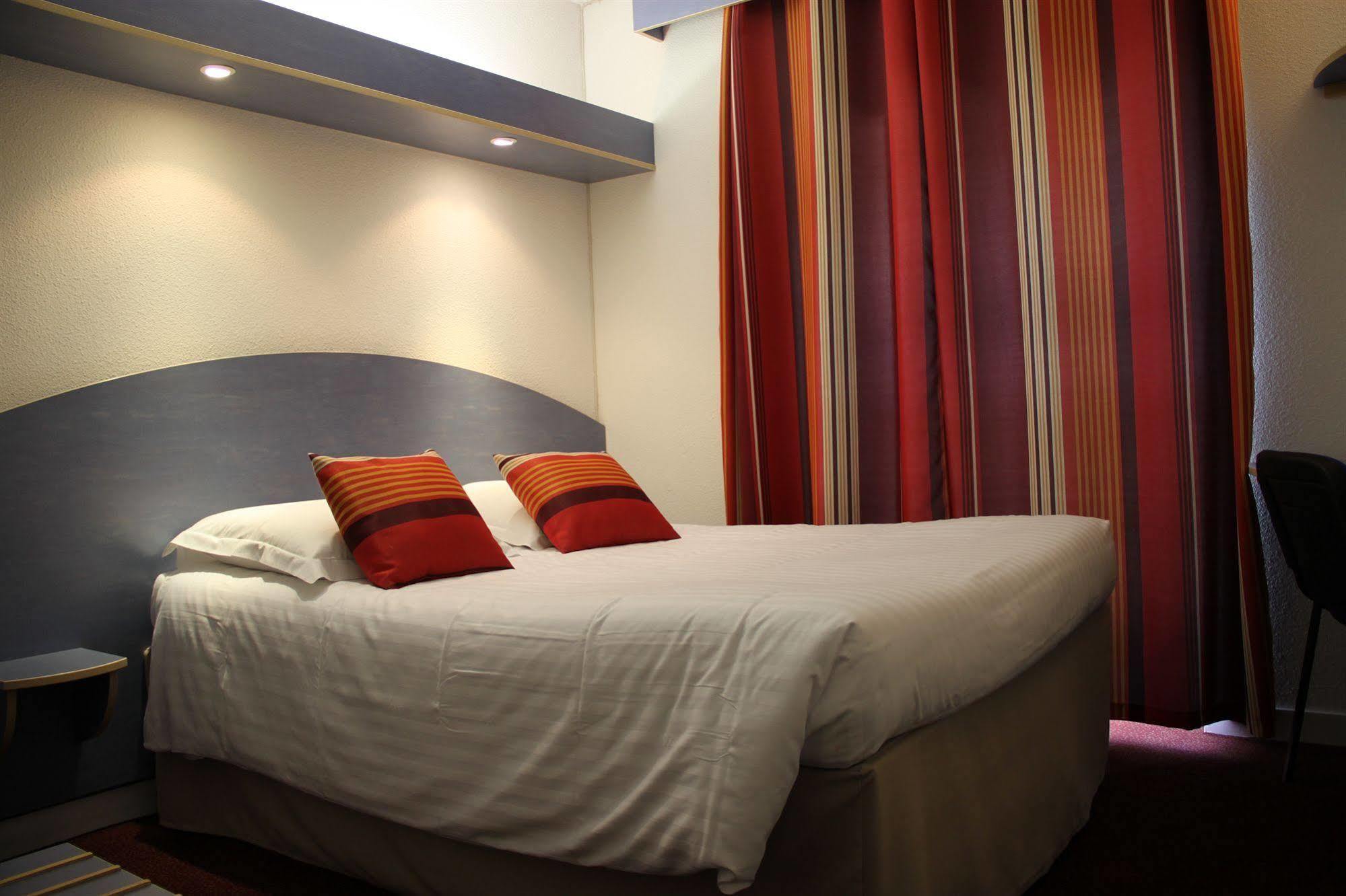 Agape Hotel Bessines Екстериор снимка