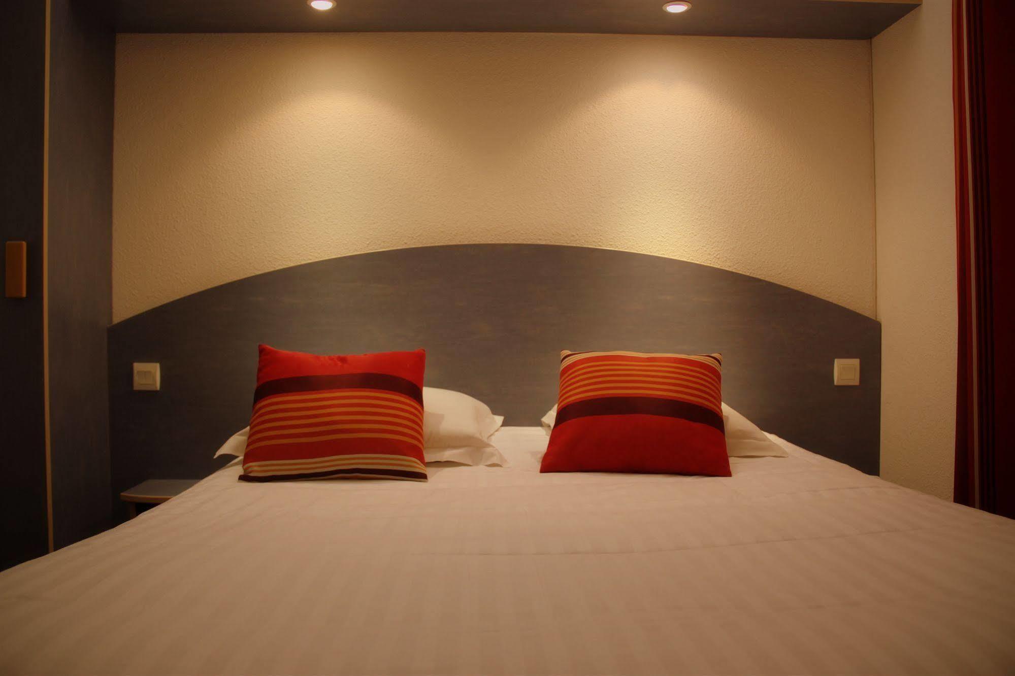Agape Hotel Bessines Екстериор снимка